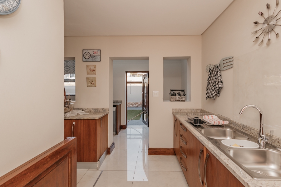 4 Bedroom Property for Sale in Baronetcy Estate Western Cape